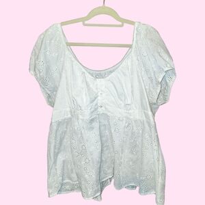 SHEIN White Flutter Sleeve Blouse Relaxed Fit